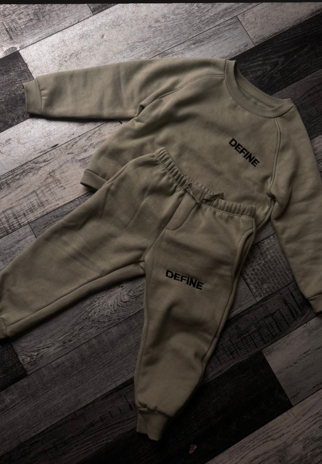 The signature define set